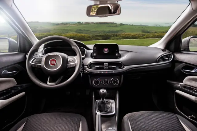 Fiat Tipo de cinco puertas interior