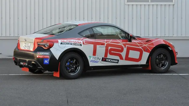 Tokio-Auto-Salón-2017-Toyota-gt86-trd-rally-concept-zaga