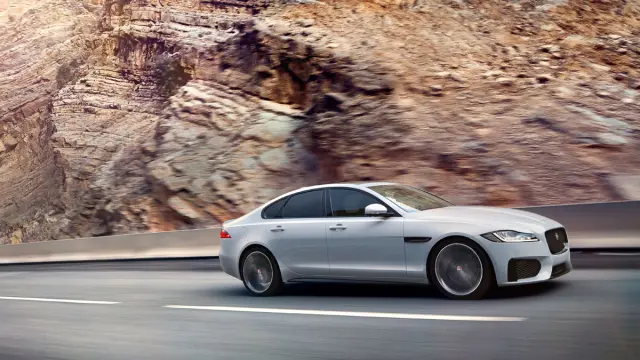 jaguar xf 2016 lateral