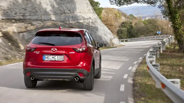 Nuevo_Mazda_CX-5_2015_posterior