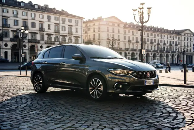 Fiat Tipo de cinco puertas delantera