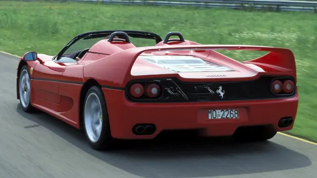 F50-tras