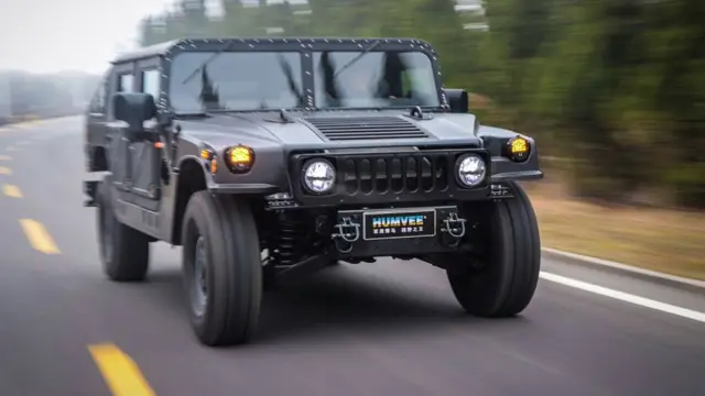 nuevo Hummer H1 frontal
