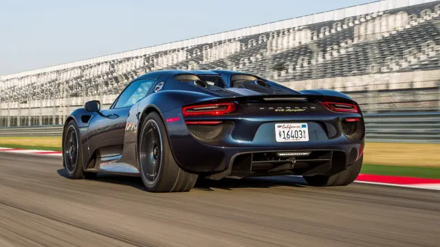 hiperdeportivos-ensueño-circuito-Porsche-918-spyder-zaga