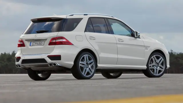 Mayores rivales nuevo BMW X5 M Mercedes ML 63 AMG zaga