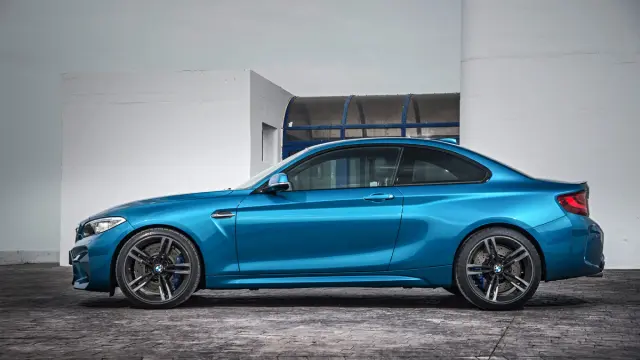 BMW M2 2016 lateral