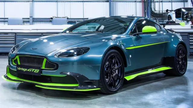 Aston Martin Vantage GT8