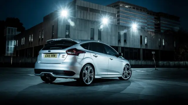 Ford Focus ST 275 CV zaga