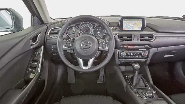 Mazda6 volante