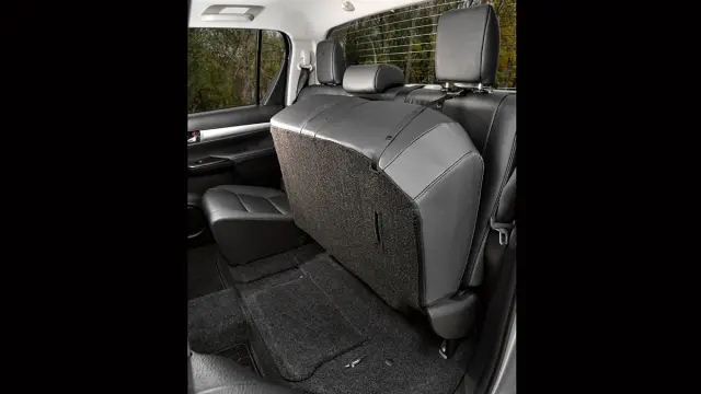 Toyota Hilux 2.4 D Cabina Doble asientos traseros