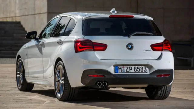 BMW Serie 1 2015 luces de posición traseras