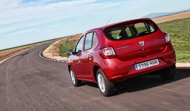 Dacia Sandero trasera