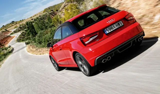 Audi S1 trasera
