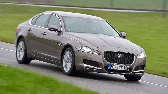 Jaguar XF delantera faros