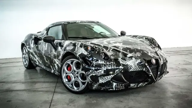 Alfa Romeo 4C Garage Italia Customs