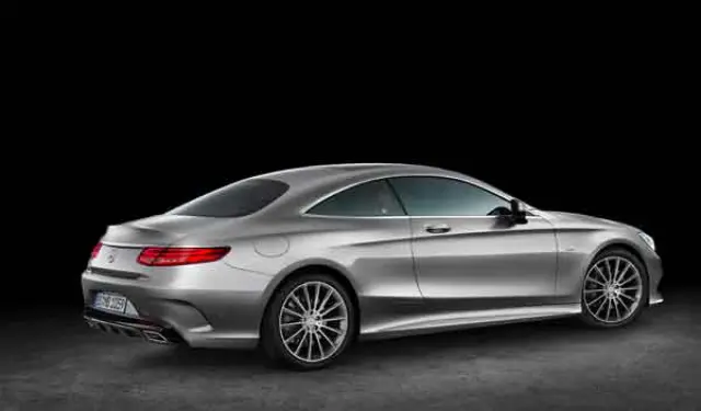 Mercedes Clase S Coupé tres cuartos trasera