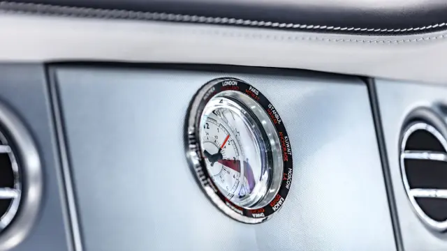 último Rolls-Royce Phantom VII fabricado detalle reloj