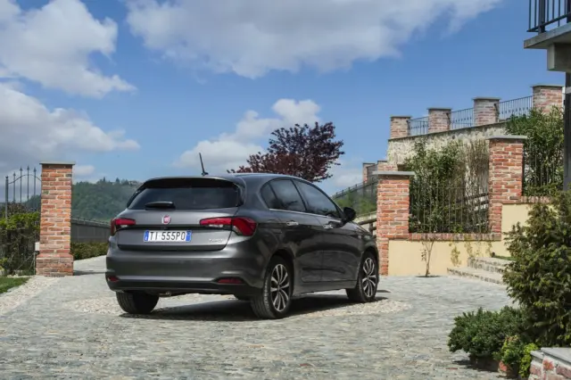 Fiat Tipo de cinco puertas trasera