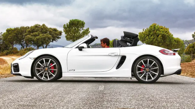 Porsche Boxster GTS descapotando
