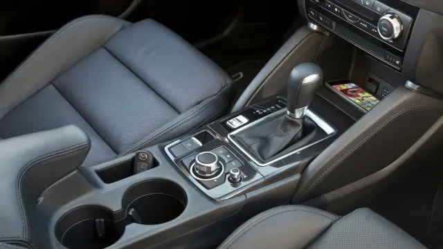 Nuevo_Mazda_CX-5_2015_consola