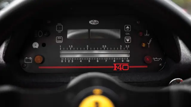 Ferrari F40 LM cuadro mandos