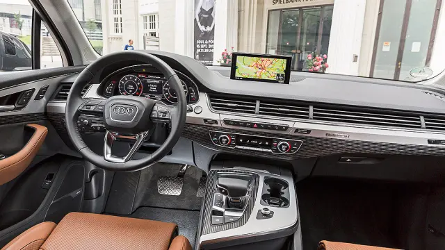 Audi Q7 detalle salpicadero