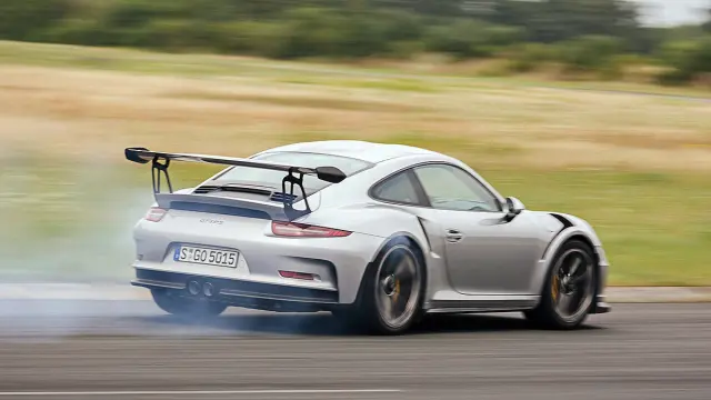Prueba radical: Porsche 911 GT3 RS cruzada radical zaga