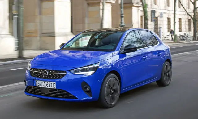 En el exterior, el Corsa-e apenas se diferencia del modelo de combustión.