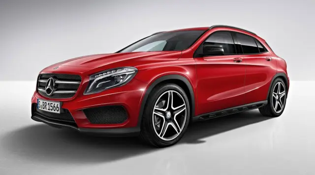 Mercedes GLA delantera