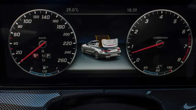 Mercedes Clase E Cabrio 2017 relojes