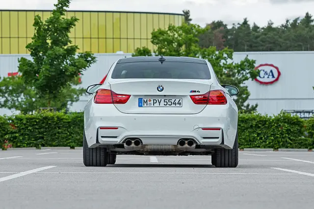 Prueba radical: BMW M4 Competition drift zaga
