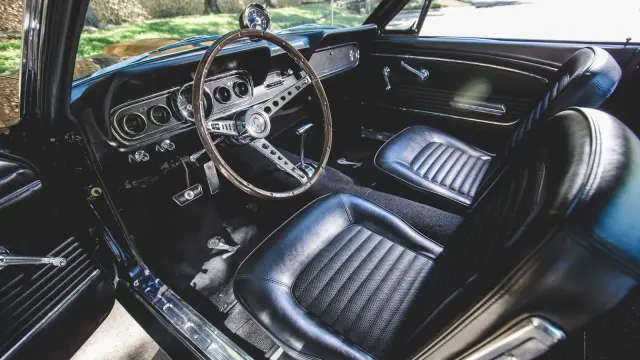 Ford Mustang GT350H Hertz interior