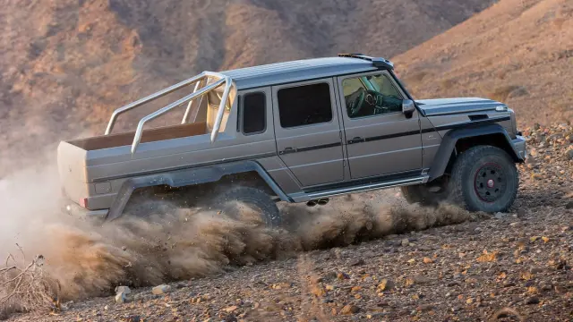 cinco todoterrenos radicales Mercedes G63 AMG 6x6 lateral