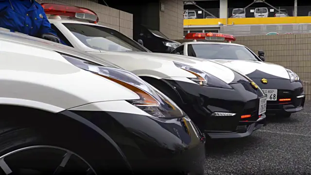 Nissan 370Z Nismo Policia Japón frontal
