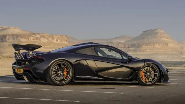 cinco hibridos mas rapidos McLaren P1 lateral