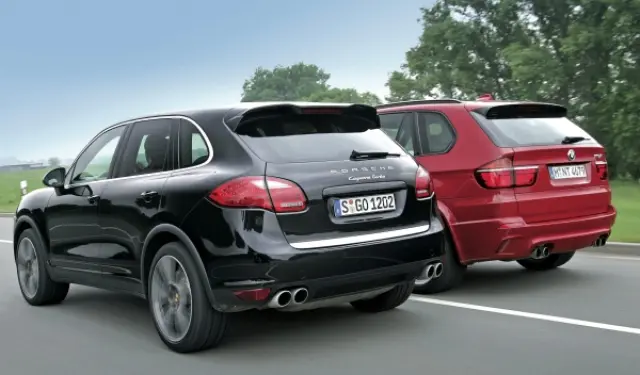 bmw-x5-m-porsche-cayenne-turbo-trasera
