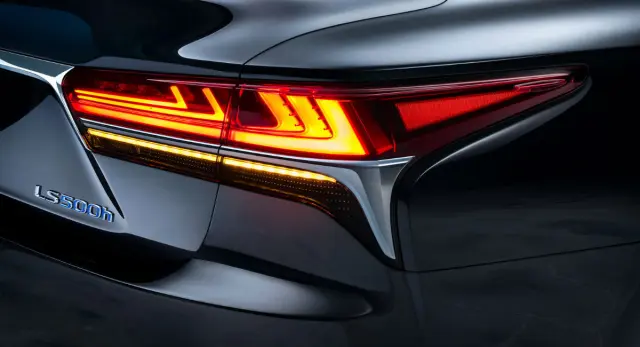 Lexus LS 500h 2017 9