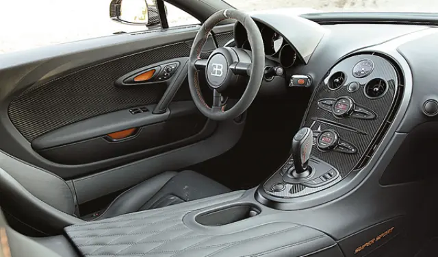 Bugatti Veyron 16.4 Super Sport interior