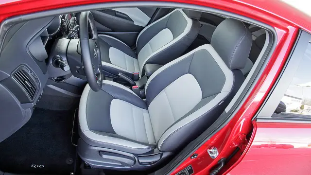 Kia Rio asientos