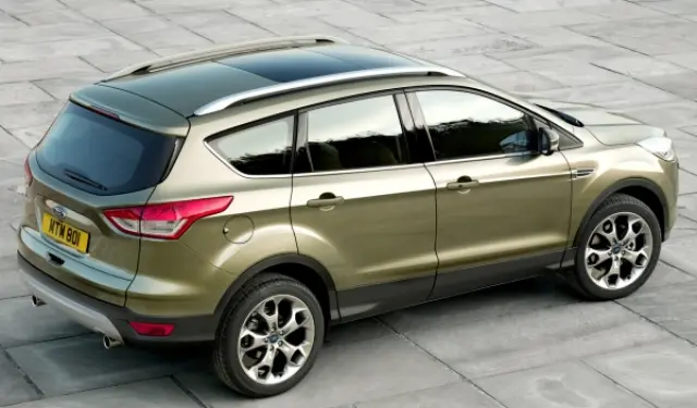 Ford Kuga 2013 trasera