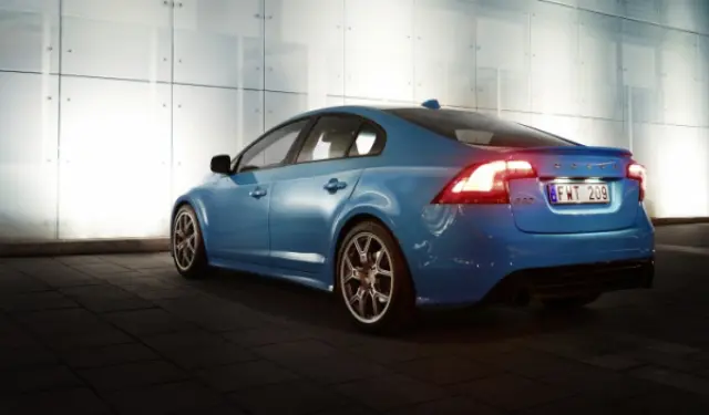 Volvo S60 Polestar trasera