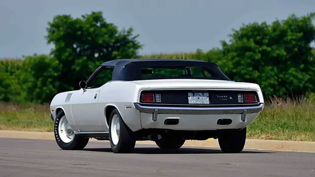 plymouth hemi cuda convertible trasera