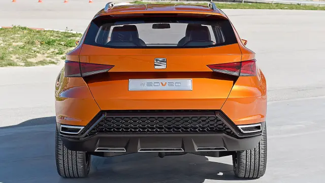 Probamos el futuro SUV de Seat: 20V20 portón