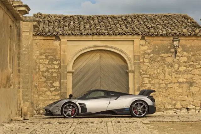 Pagani Huayra BC lateral