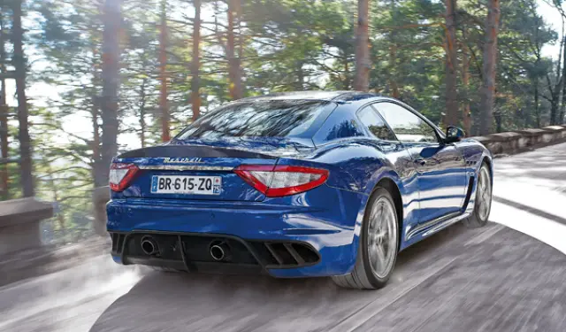 Maserati Gran Turismo MC Stradale trasera