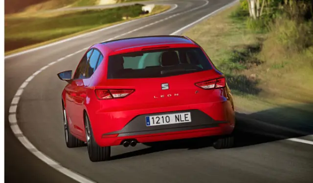 Seat Leon tercera generación 2.0 TDI FR 184 CV dinámica trasera