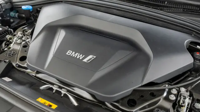 Skoda Elroq RS vs. BMW iX1 xDrive30, motor BMW