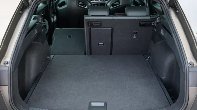 He probado el Cupra Leon Sportstourer VZ, maletero.