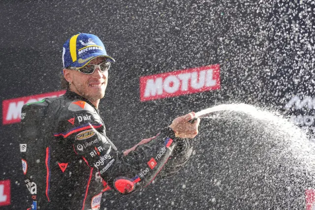 Marco Bezzecchi ganó la última carrera de MotoGP del año en Valencia