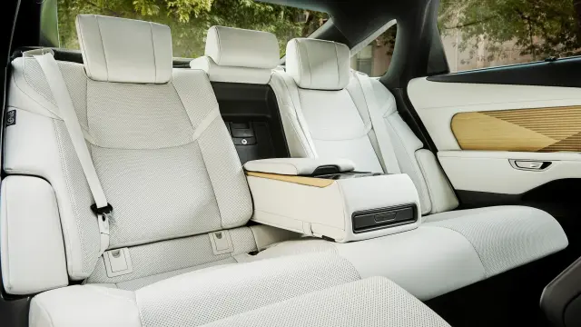 Lexus ES 2026